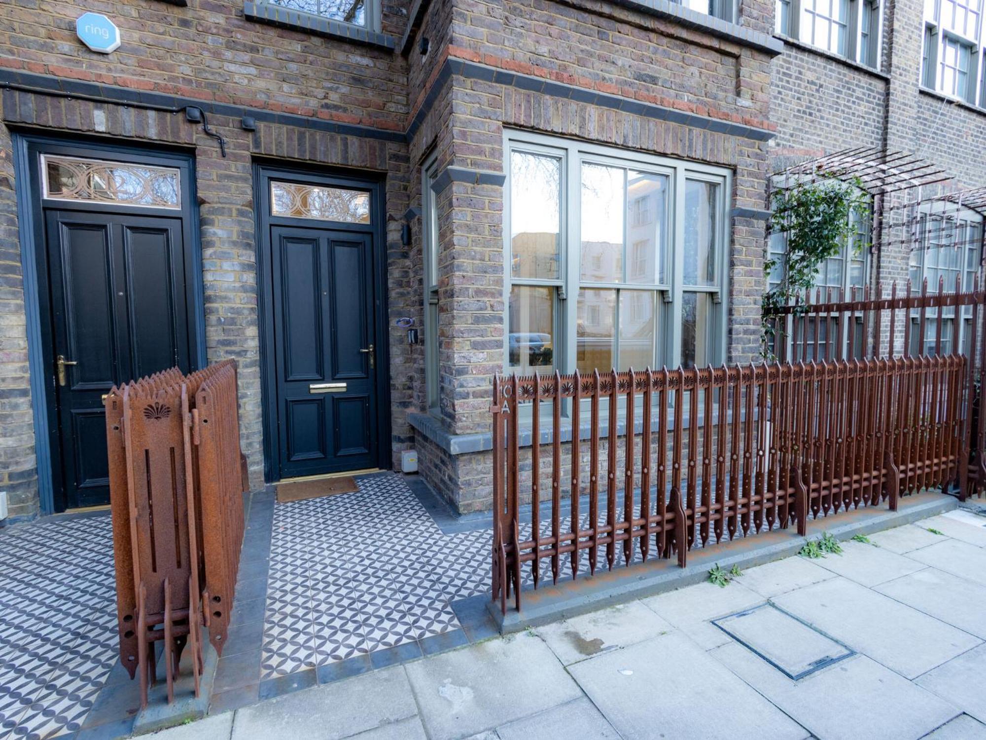 Modern Deluxe Five Bedroom House Near Chalk Farm Station By Belvilla Londra Esterno foto