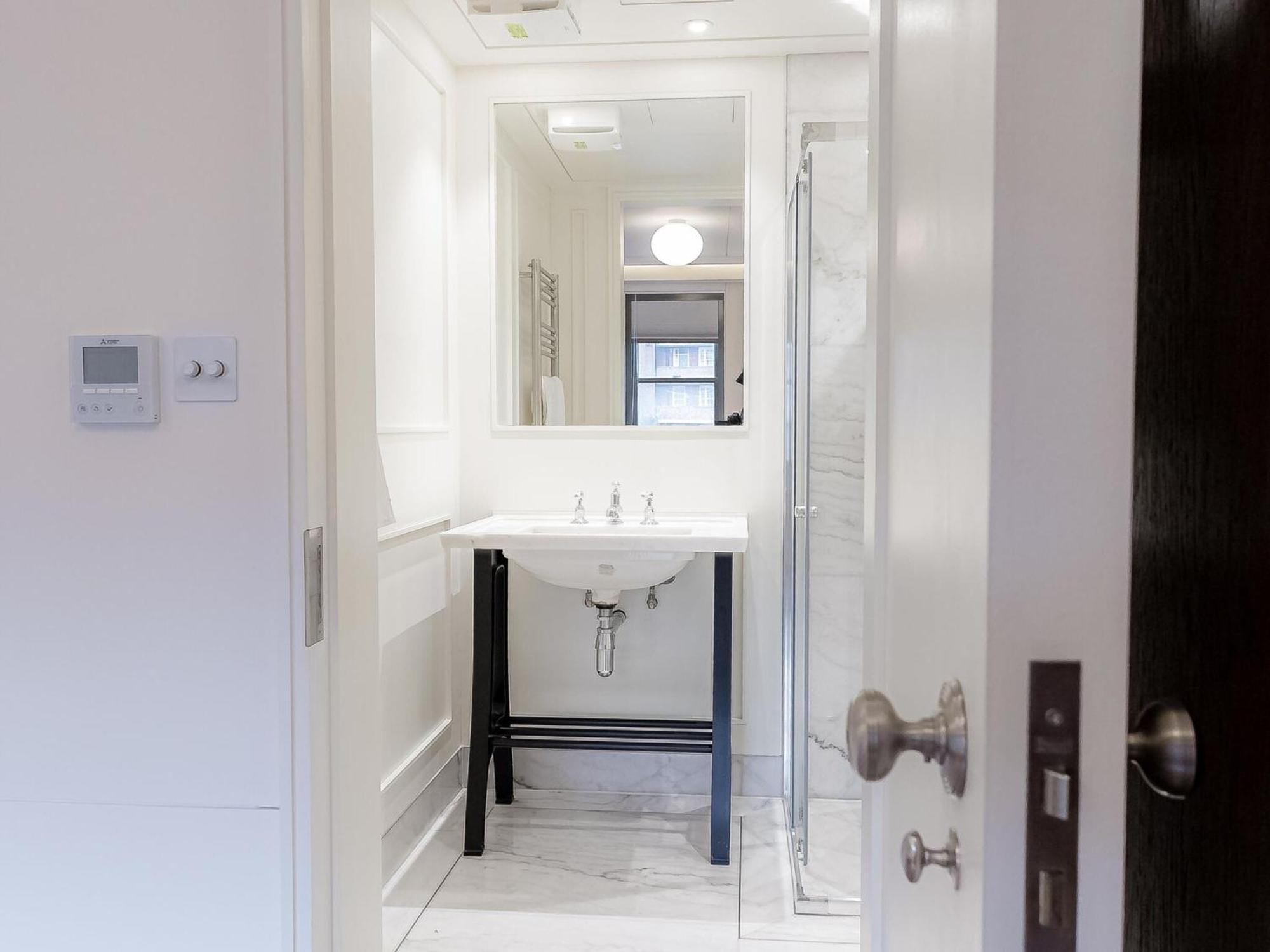 Modern Deluxe Five Bedroom House Near Chalk Farm Station By Belvilla Londra Esterno foto