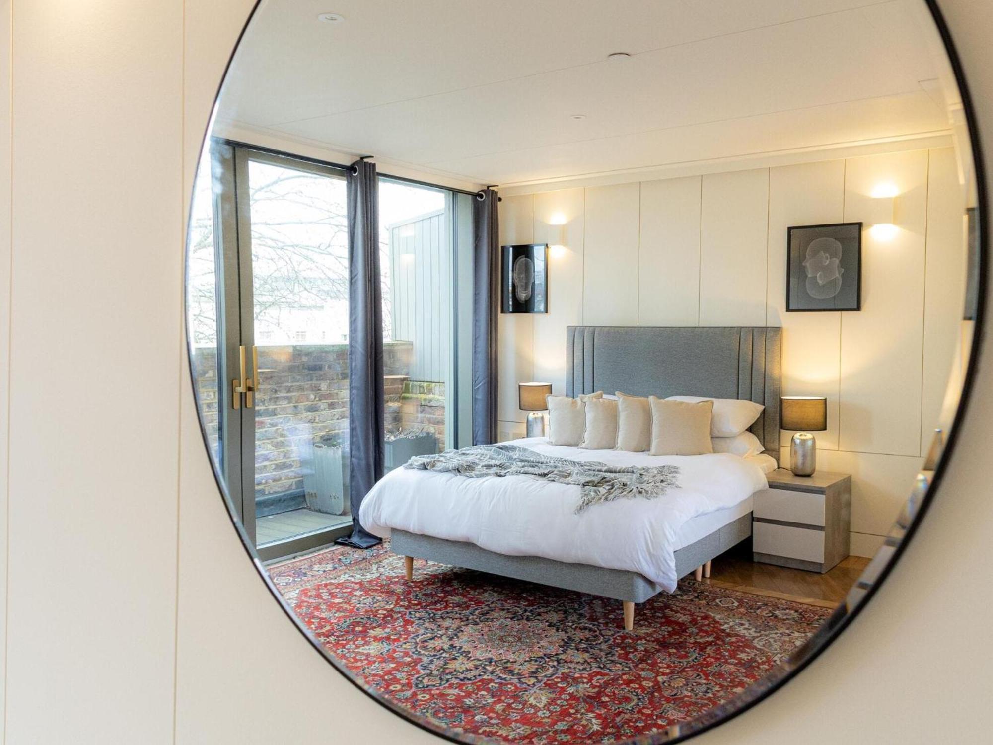 Modern Deluxe Five Bedroom House Near Chalk Farm Station By Belvilla Londra Esterno foto
